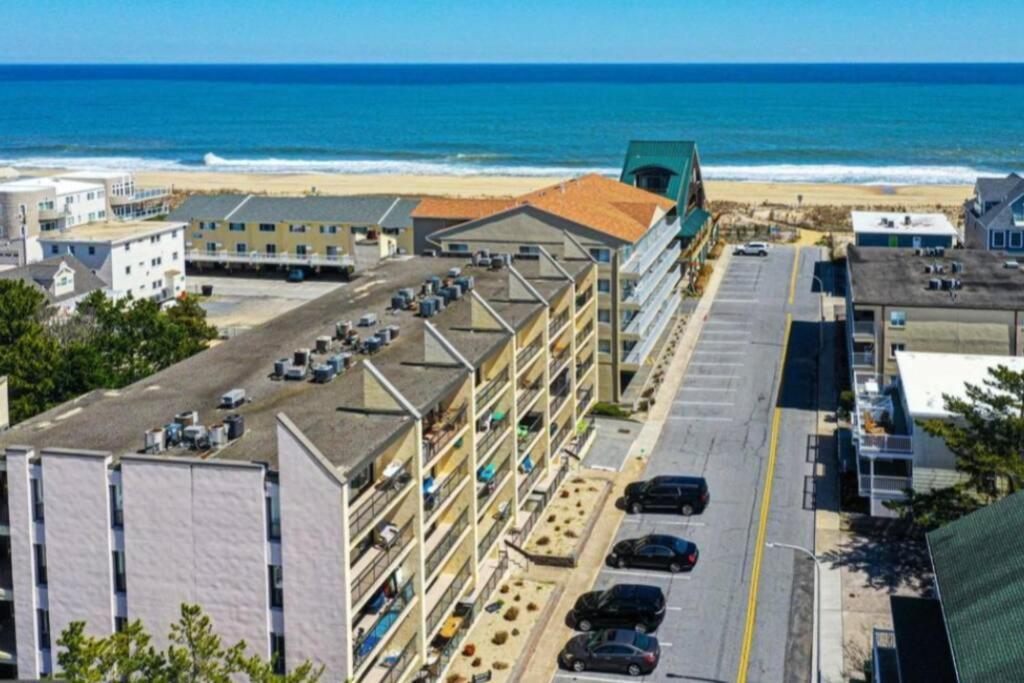 Fun & Comfy Beachside Getaway ~ King Bed ~ Balcony Ocean City Kültér fotó