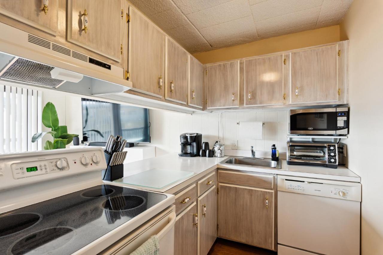 Fun & Comfy Beachside Getaway ~ King Bed ~ Balcony Ocean City Kültér fotó