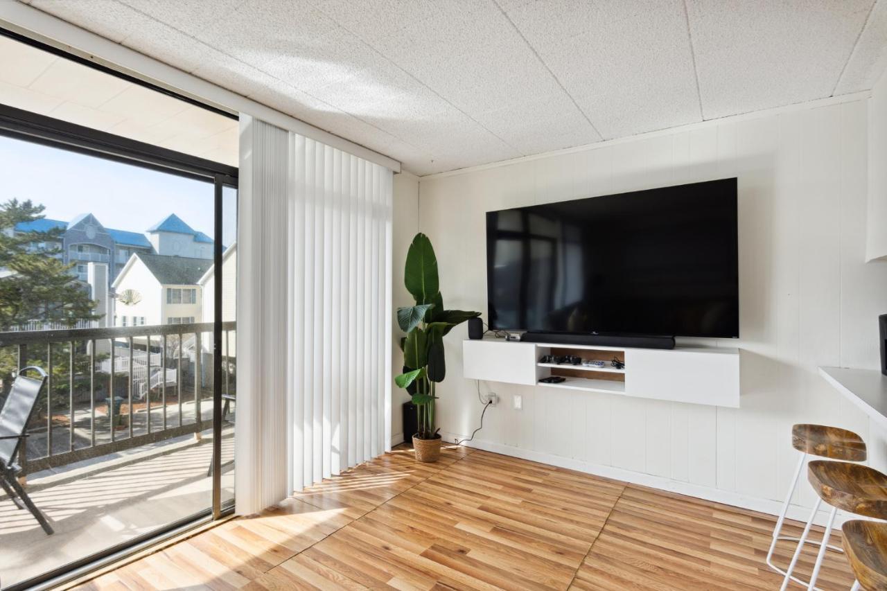 Fun & Comfy Beachside Getaway ~ King Bed ~ Balcony Ocean City Kültér fotó